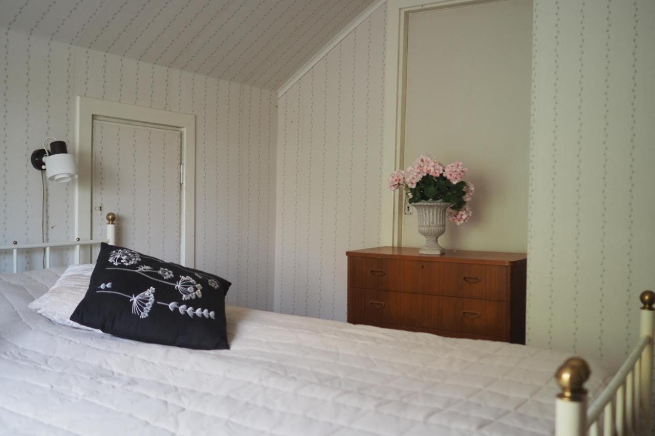 Brukshotellet Oeland - Vandrarhem Degerhamn المظهر الخارجي الصورة
